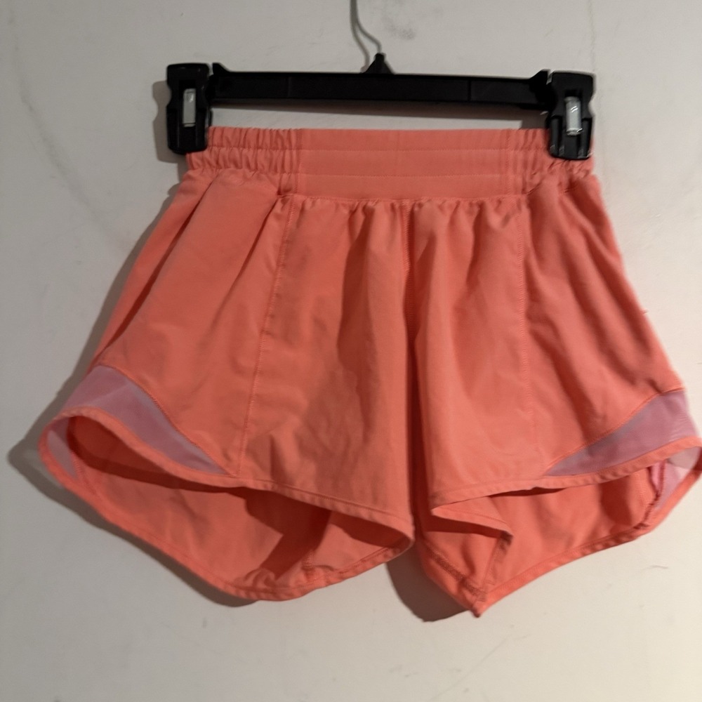 Lululemon Shorts Women 2 Hotty Hot Athleisure Gym Crossfit